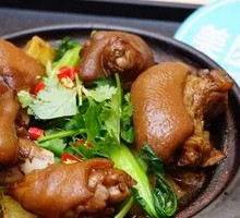 Braised Pig Trotters in Brown Sauce