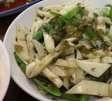 Snow Cabbage and Water Chestnut Stir-fry