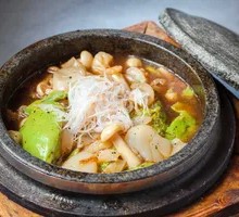 Eight Treasures Stone Pot Green Tofu