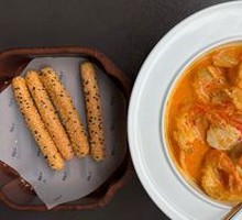 Lemongrass Curry Shrimp with Sesame Baguette