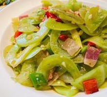 Green Tomato Stir-fried with Preserved Pork