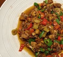 Tea Oil Stir-Fried Chicken