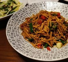 Taro Shreds Stir-Fried with Beef Strips