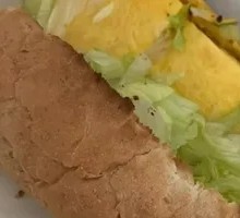 Aromatic Tuna Sandwich