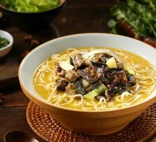 Stir-fried Eel Noodles in Soup
