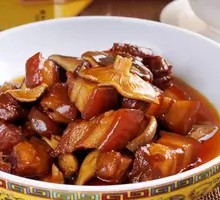 Braised Pork with Mushrooms Rice Bowl
