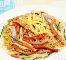 Stir-fried Intestine with Rice Noodles