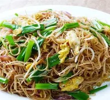 Stewed Intestine with Rice Noodles