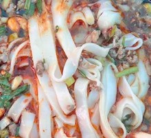 Minced Pork with Hand-cut Rice Noodles