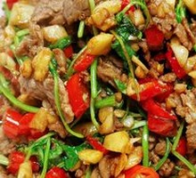 Stir-Fried Beef with Yellow Onion