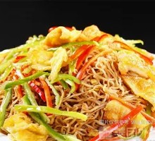 Stir-Fried Noodles with Shredded Meat