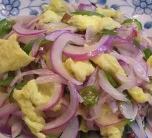 Scrambled Eggs with Onions