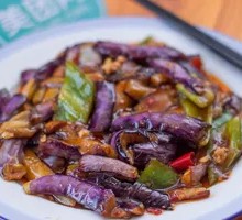 Sauce-Braised Eggplant
