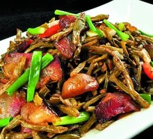Dried Long Beans with Preserved Pork