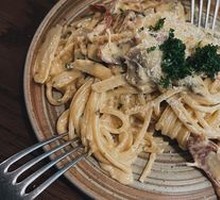 Sichuan-style腊肠 Cream Pasta