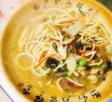 Pickled Cabbage and Pork Noodles