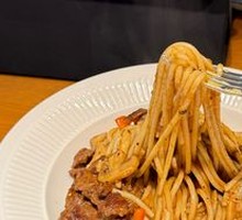 Black Pepper Beef Noodles