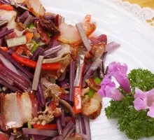 Fiddlehead Fern Stir-Fried with Pork