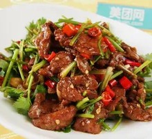 Stir-Fried Beef with Yellow Onion
