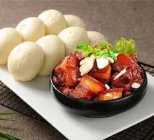 Sweet Rice Wine Steamed Bun with Braised Pork