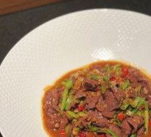 Stir-Fried Beef with Yellow Onion