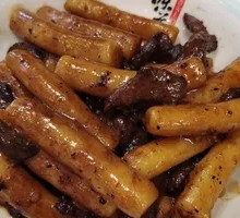 Black Pepper Beef with Rice Noodles