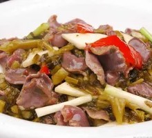 Pickled Cabbage Stir-fried Chicken Gizzard