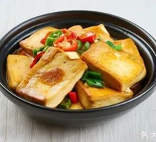 Pan-Fried Tofu in Clay Pot