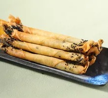 Street-style Handmade Spring Rolls