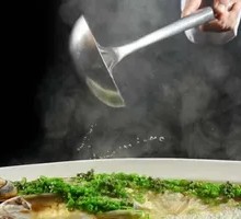 Steamed Big Head Carp with Fresh Chilies