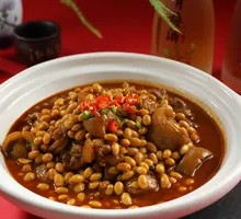 Stewed Pig Tails with Soybeans