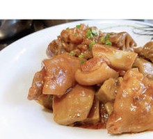 Pork Trotter Stewed with Lotus Root