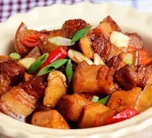 Fried Tofu with Braised Pork
