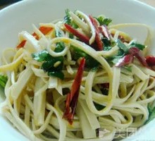 Bok choy stir-fried with tofu skin