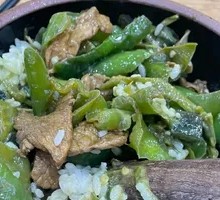 Spicy Stir-Fried Pork with Crushed Peppers