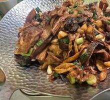Mushroom Hot Pot