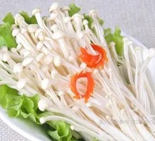 Chicken Soup with Enoki Mushrooms