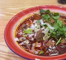 Xiangyang Spicy Beef Noodles