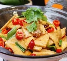 Spicy Pot-Braised Tofu with Leaves