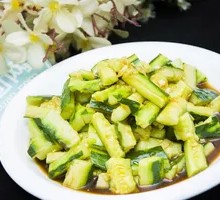 Knife-Pounded Cucumber