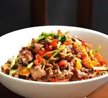 Stir-Fried Beef with Yellow Onion