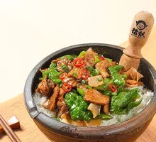 Spicy Stir-Fried Pork with Crushed Peppers