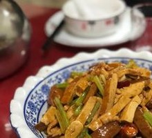 Celery and Tofu Skin Shredded Pork