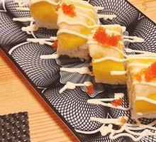 Mango-Durian Roll