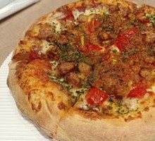 Classic Italian Meat Sauce Crispy Pizza