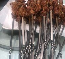 Charcoal-grilled Lamb Skewers