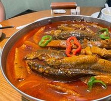 Iron Pot Tofu and Loach