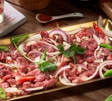 Qiqi Special Meat Salad