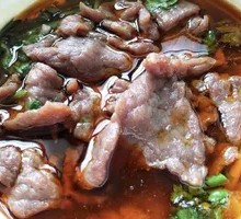 Beef Noodle Soup with Quick-Scalded Beef