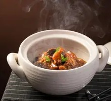 Stewed Beef Tendon and Brisket in Pot